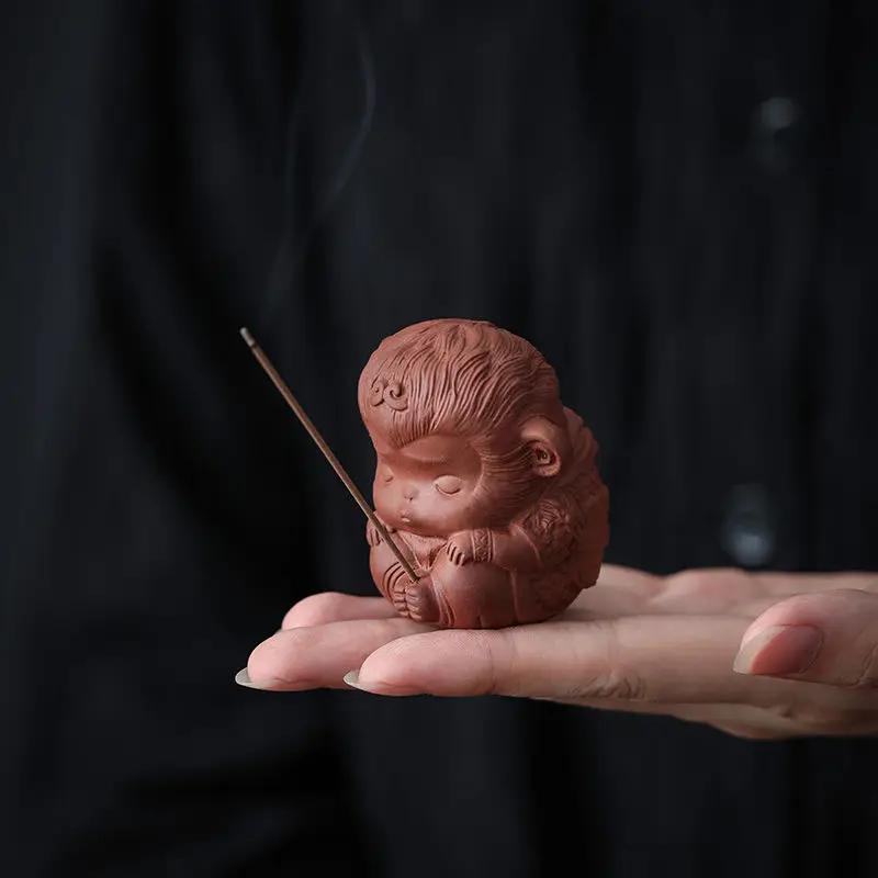 

Chinoiserie Gift Ceramics Purple Clay Pottery Monkey King Sun Wukong Monkey Incense Sticks Craft Aromatherapy Tea Pet Desk Decor