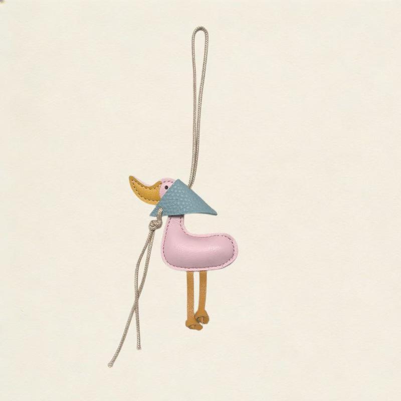 New Creative Scarf Duck Duck Duckling Car Keychain Leather Bag Pendant Pendant Car Keychain Decoration With Cute Keychain