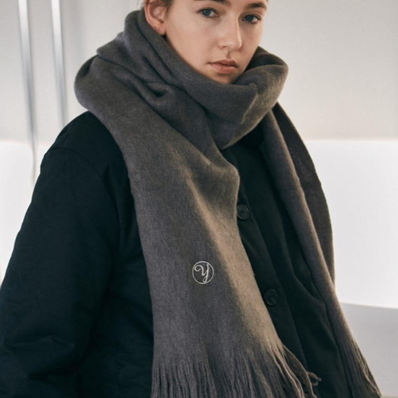 

YAN13 ESSENTIAL TASSEL MUFFLER_CHARCOAL ONE