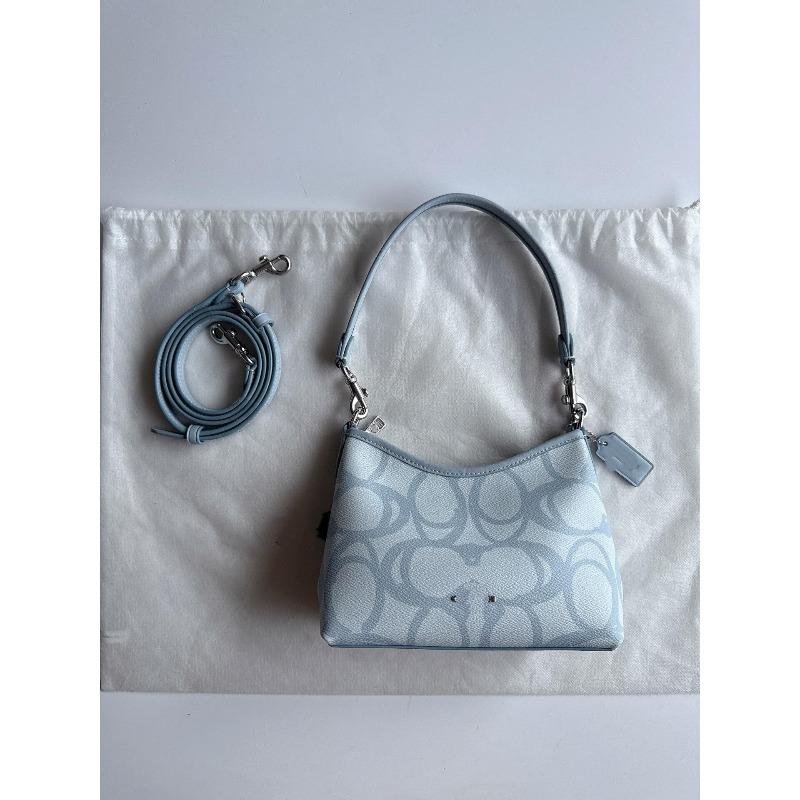 This new color scheme stray bag