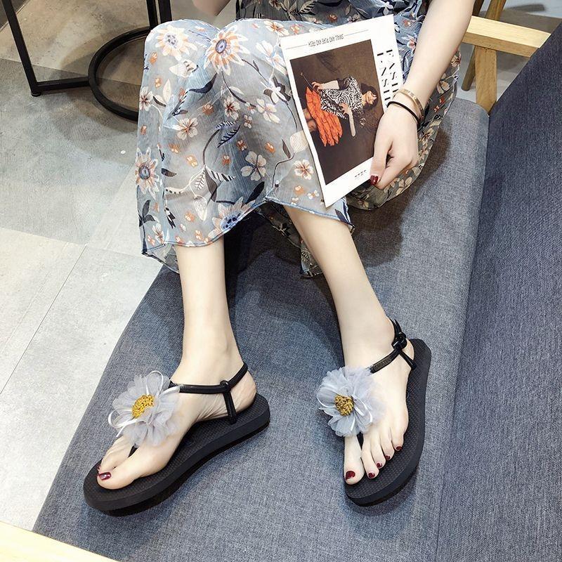 Summer and Autumn New Flat-bottomed Non-slip Sanya Seaside Beach Shoes Niche Fashion Design Sense with Skirt Sandals Women