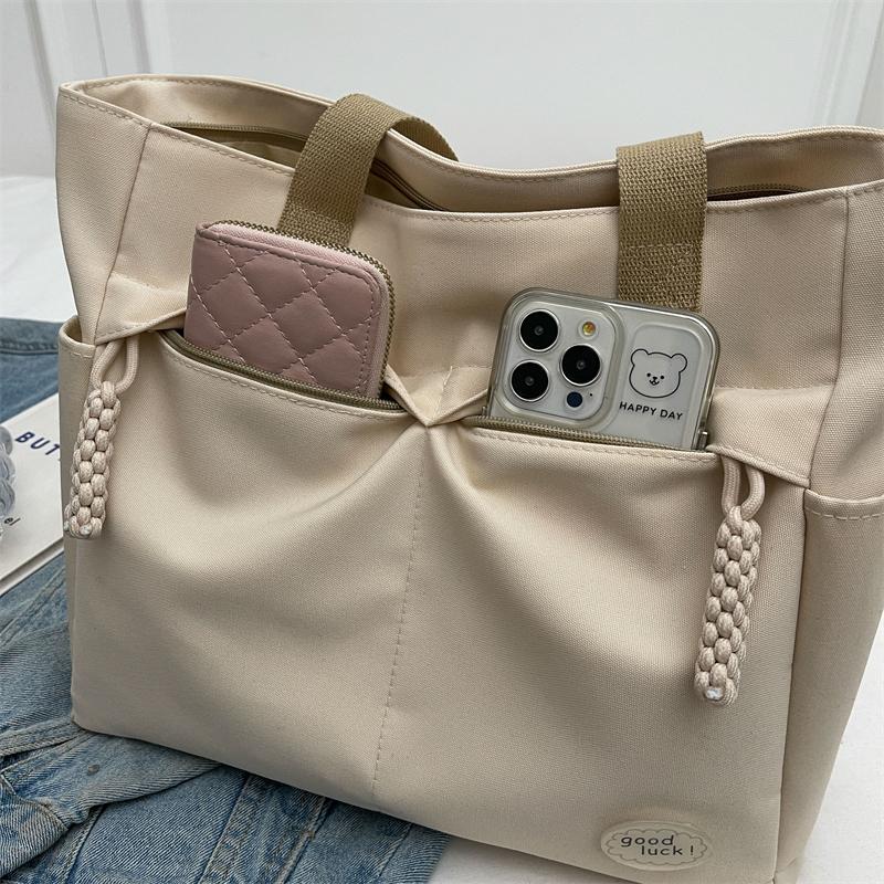 Axelväska med stor kapacitet Kvinnlig resväska Lätt handväska för kvinnor