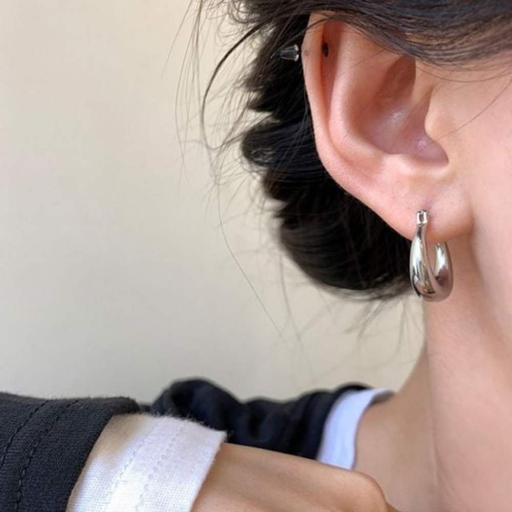 Simple Hoop Earrings, a Classic Style for Daily Wear.