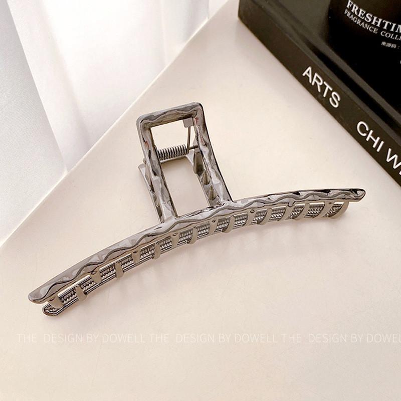Chic Geometric Design Extra Large Alloy Hair Claw Clip For Women Perfect For Stylish Updos