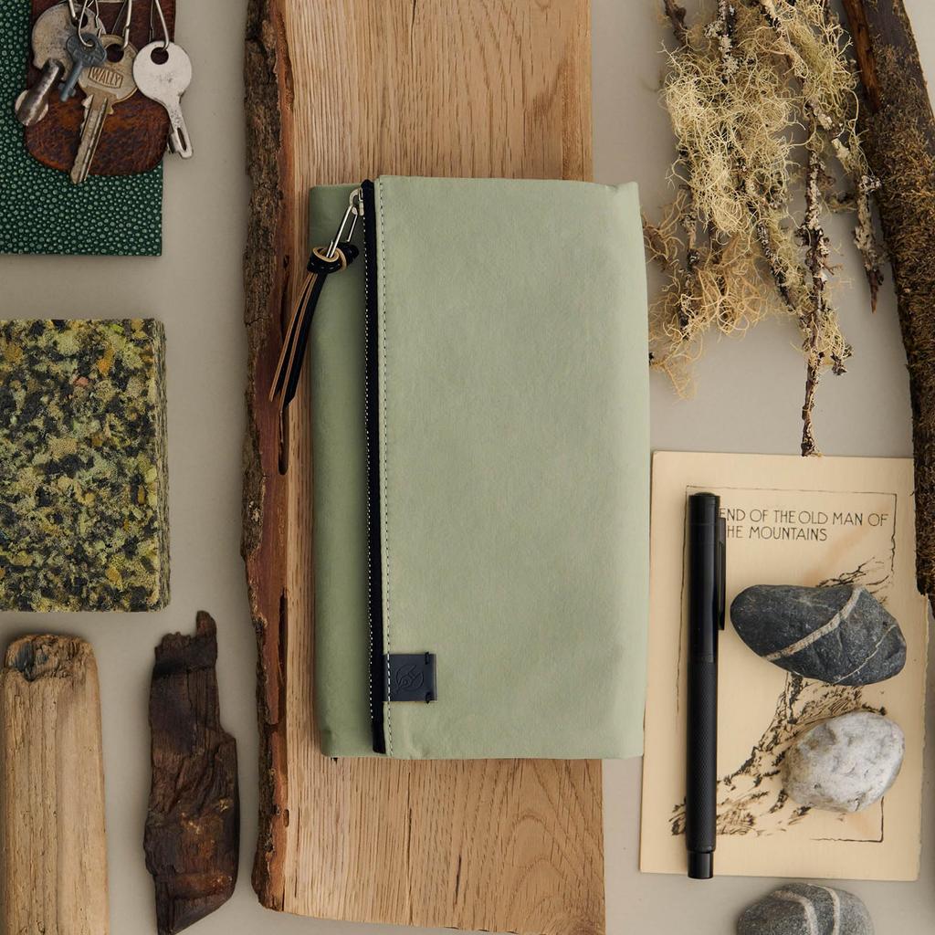 Hobonichi Techo Weeks (Weekly Planner) Cover, Tragen (Oakmoss)