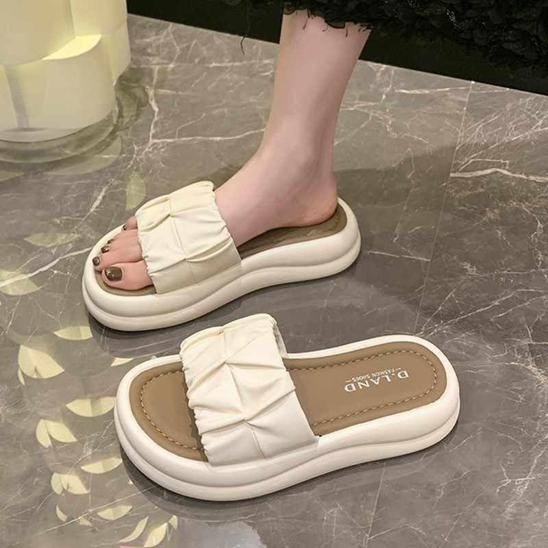 Slippers wear women's summer skirt new fashion thick bottom heightening non-slip beach casual one-word drag