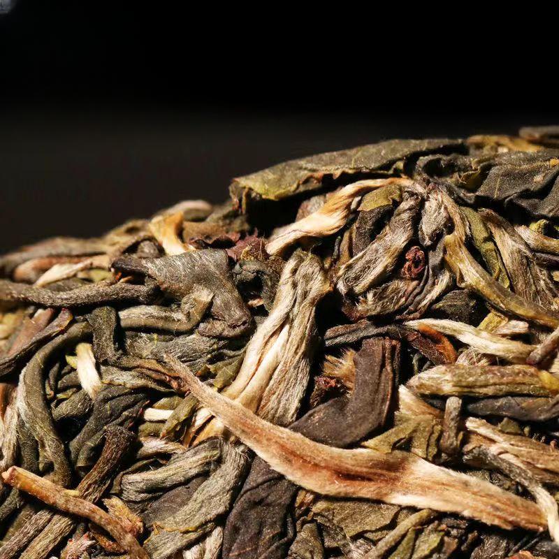 357g Yunnan Raw Puerh Tea Cake 2022 Spring Pu'er Sheng Tea Premium Pu-erh Tea