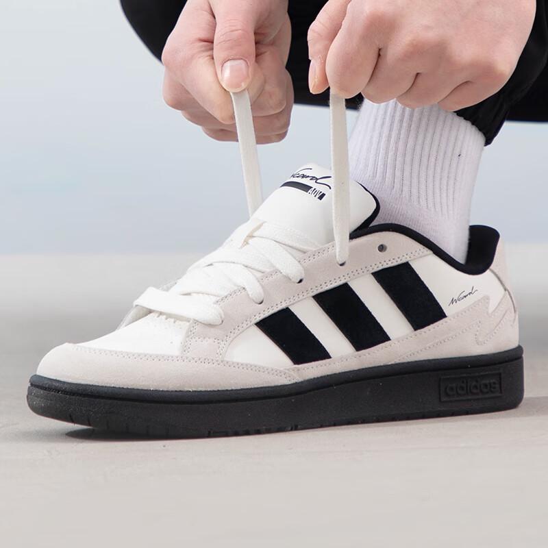 

adidas Мужская повседневная обувь IH0961 с низким верхом 40.5