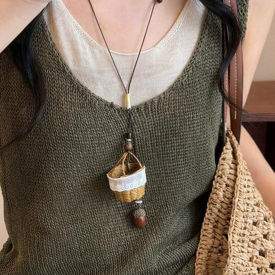 High-End Women's Retro Oval Geometric Resin Necklace