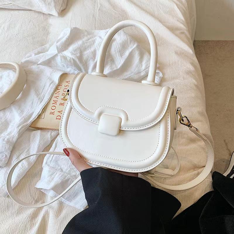 Premium Texture Trendy Fashion Shoulder Messenger Bag Niche Design Women Handbag Saddle Bag