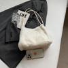 New Plush Bucket Bag for Autumn and Winter, Women's High-end Texture Niche Design Commuter Handbag