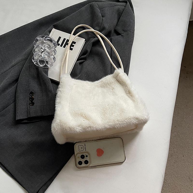 New Plush Bucket Bag for Autumn and Winter, Women's High-end Texture Niche Design Commuter Handbag