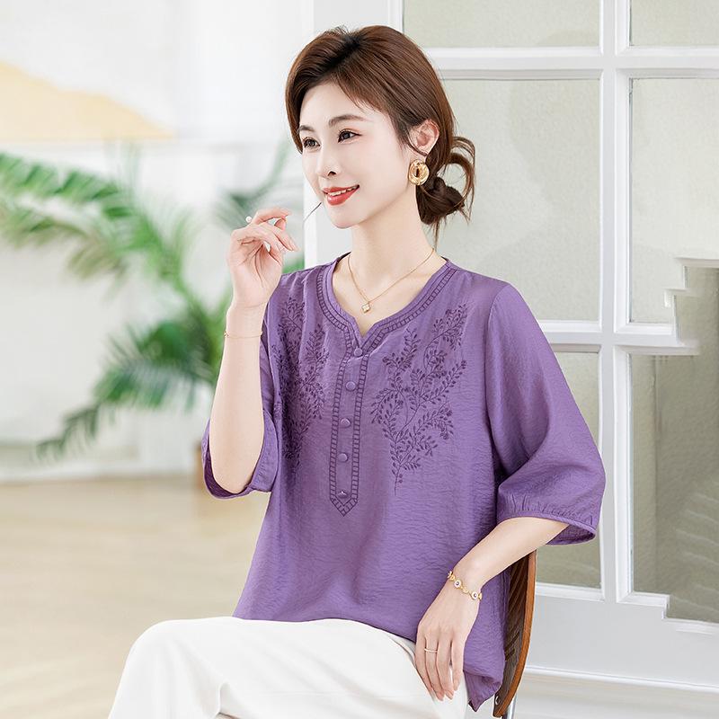 

Elegant Embroidered V-Neck Top - Stylish Summer Wear for Middle-Aged and Elderly Women (2026) 4XL (suggested 67.5-75 kg) фиолетовый