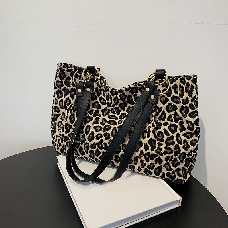 Women Popular Handbags Large Capacity Leopard Shoulder Bags New Fashion Tote Bag Shopping and Travel Bags Canvas Bags