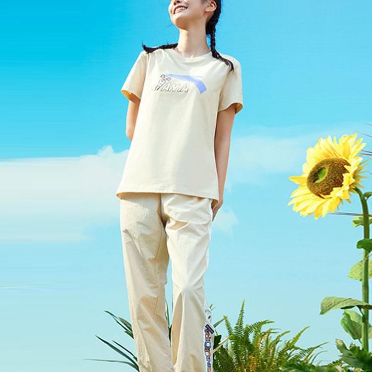 Anta X Snoopy Collaboration Lifestyle Series Cartoon Logo Print Sports Round Neck Short Sleeve T-Shirt Women Tops Beige 962129143-4