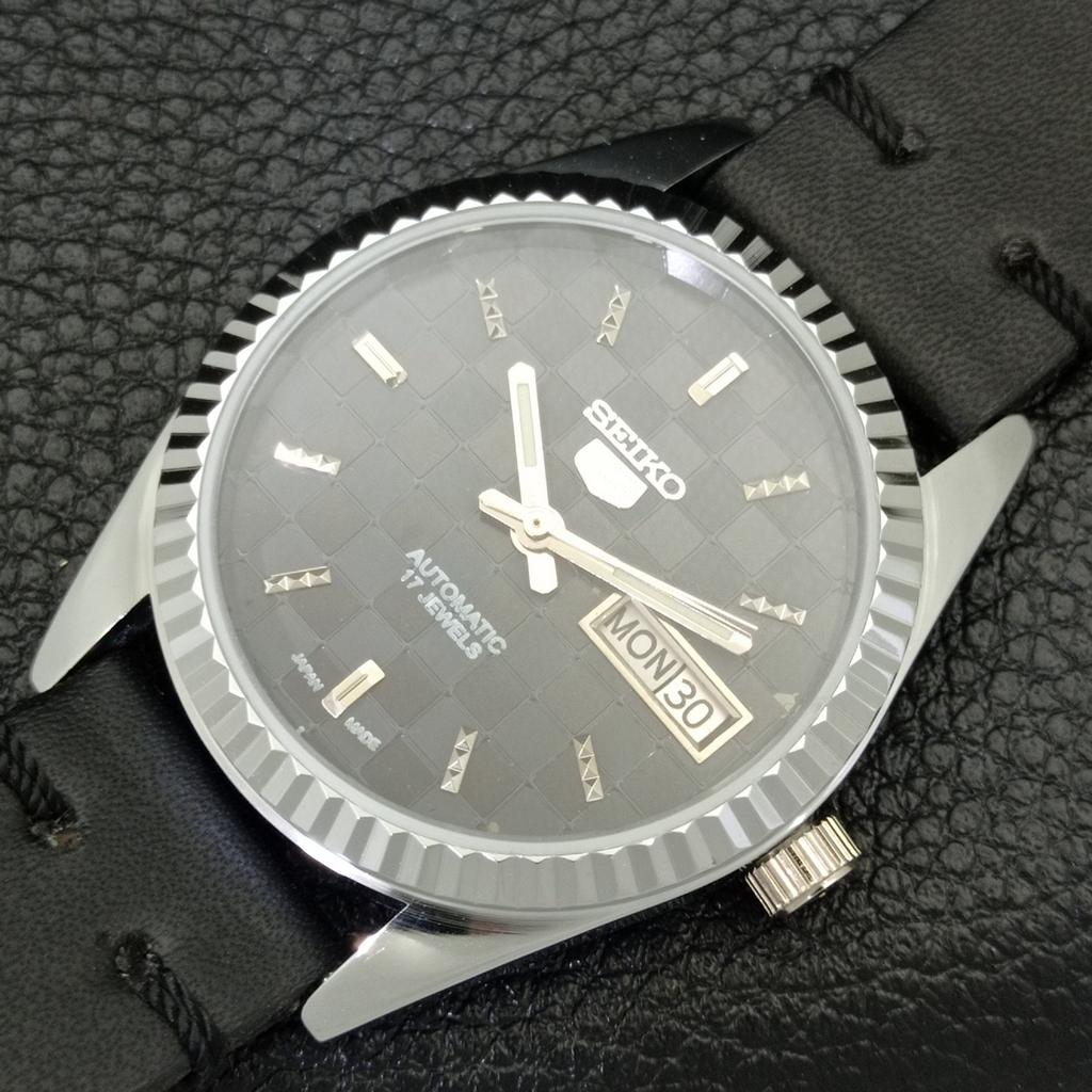 AUTOMATIC VINTAGE REFURBISHED SEIKO 5 JAPAN MENS BLACK DIAL WATCH a440345-9 Sk-a440345-1