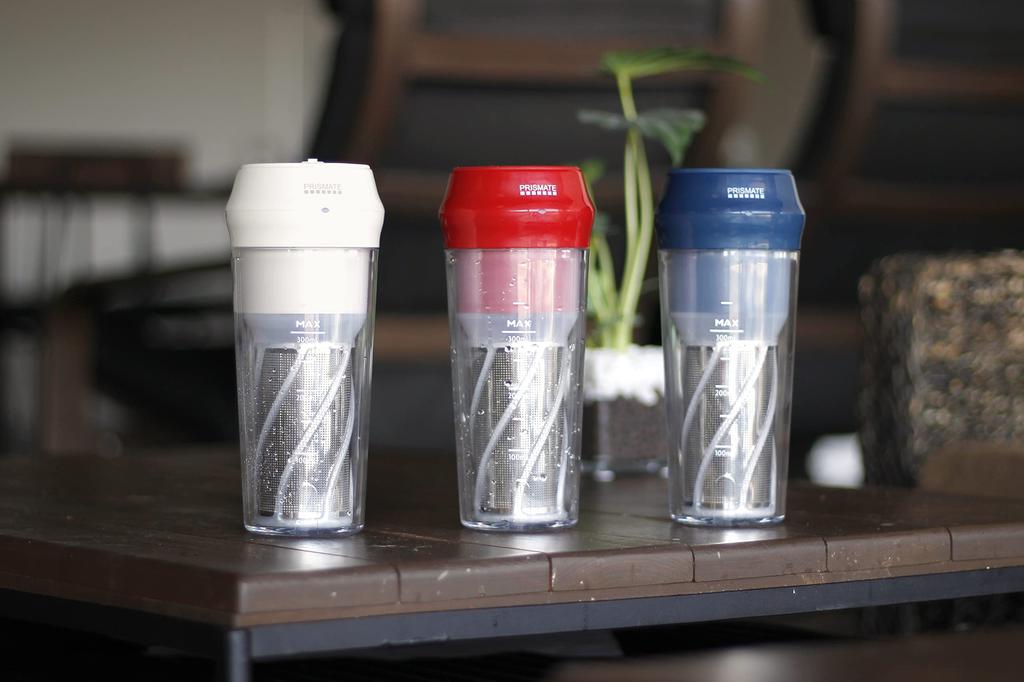 PRISMATE Rechargeable Portable Multi-Blender with Fun Recipe Book (PR-SK034) (Red(R))