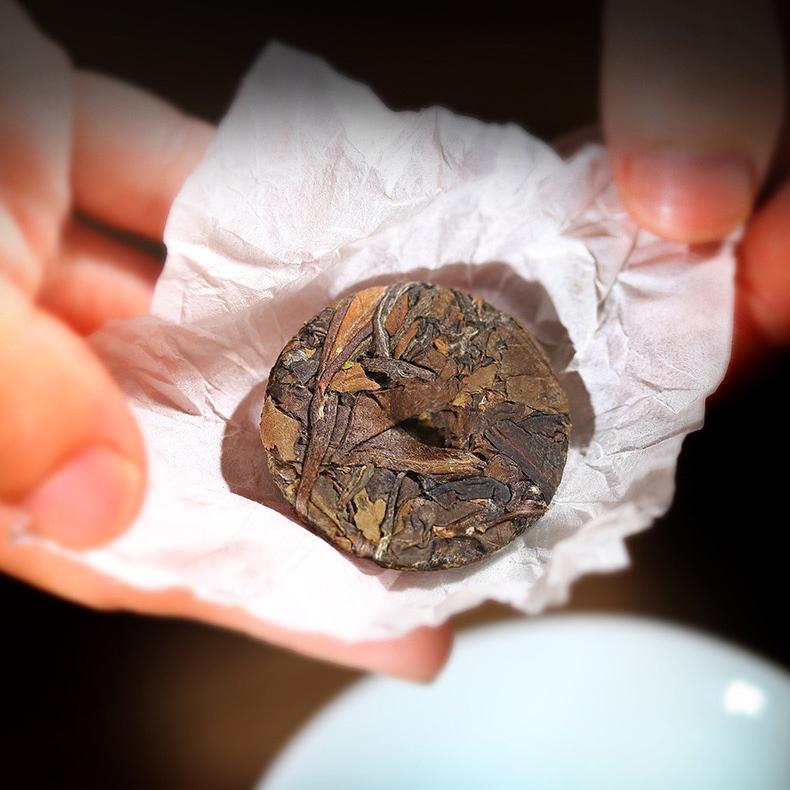 White tea Shoumei Aged Tea Cookies Weight Loss Slimming Tea Cake 50g