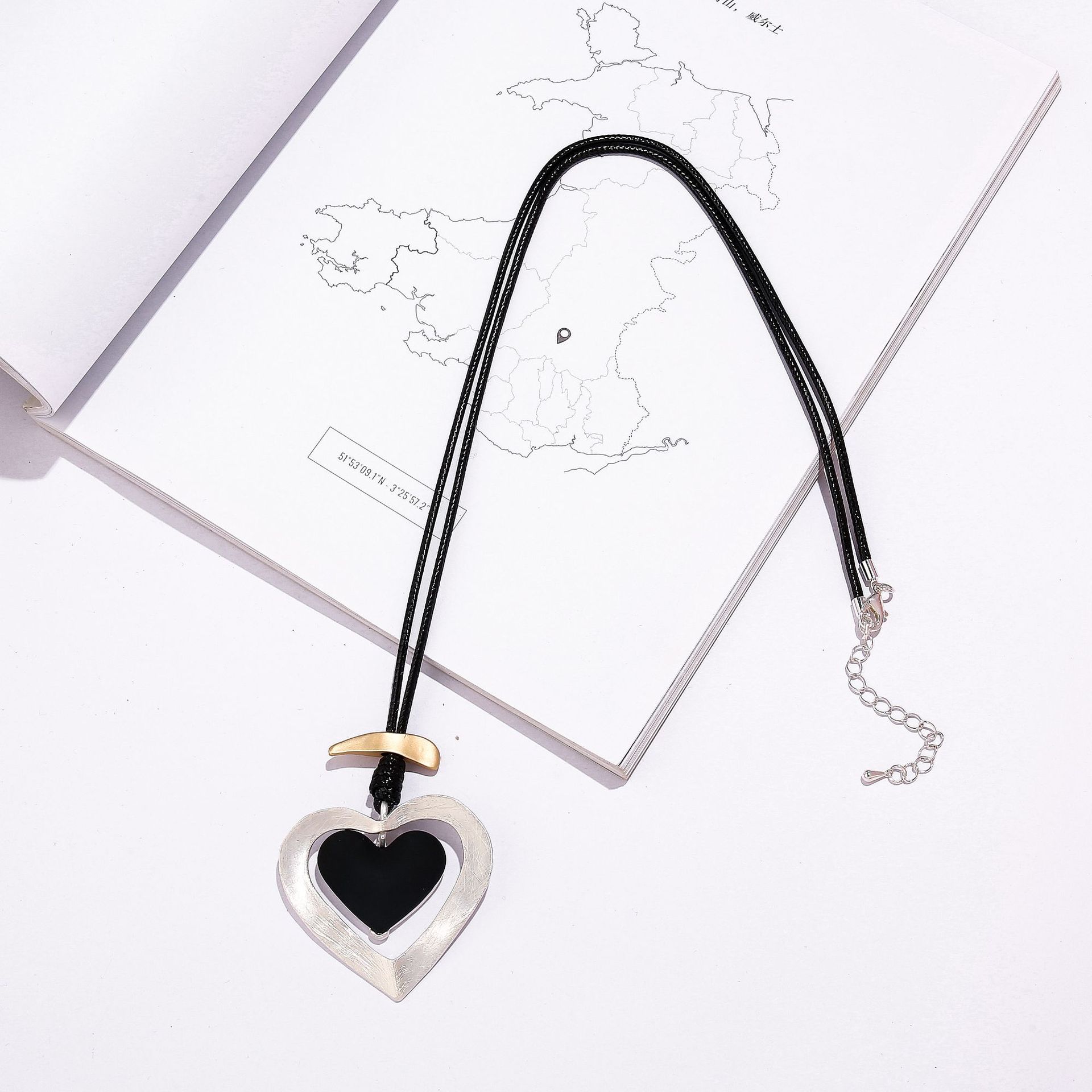 

Merry Women S Love-Shaped Alloy Long Necklace Rope Sweater Chain