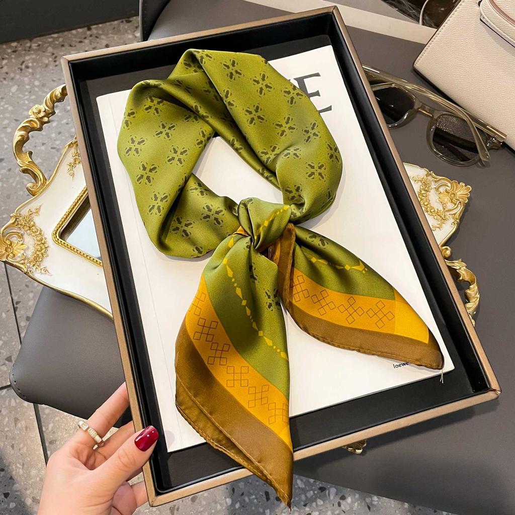 French Retro Silk Scarf Women'S Cashew Nut Fashion Versatile Small Square Scarf Literary Streamer Scarf High-End Scarf