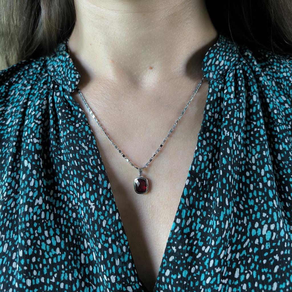 Silver Pendant with Nano Garnet (60002302)