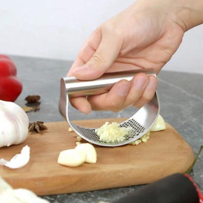 Yousheng Stainless Steel Garlic Presser with Ergonomic Handle Easy To Clean Garlic Mincer Crusher Time-Saving Garlic Chopper Kitchen Gadget Tools