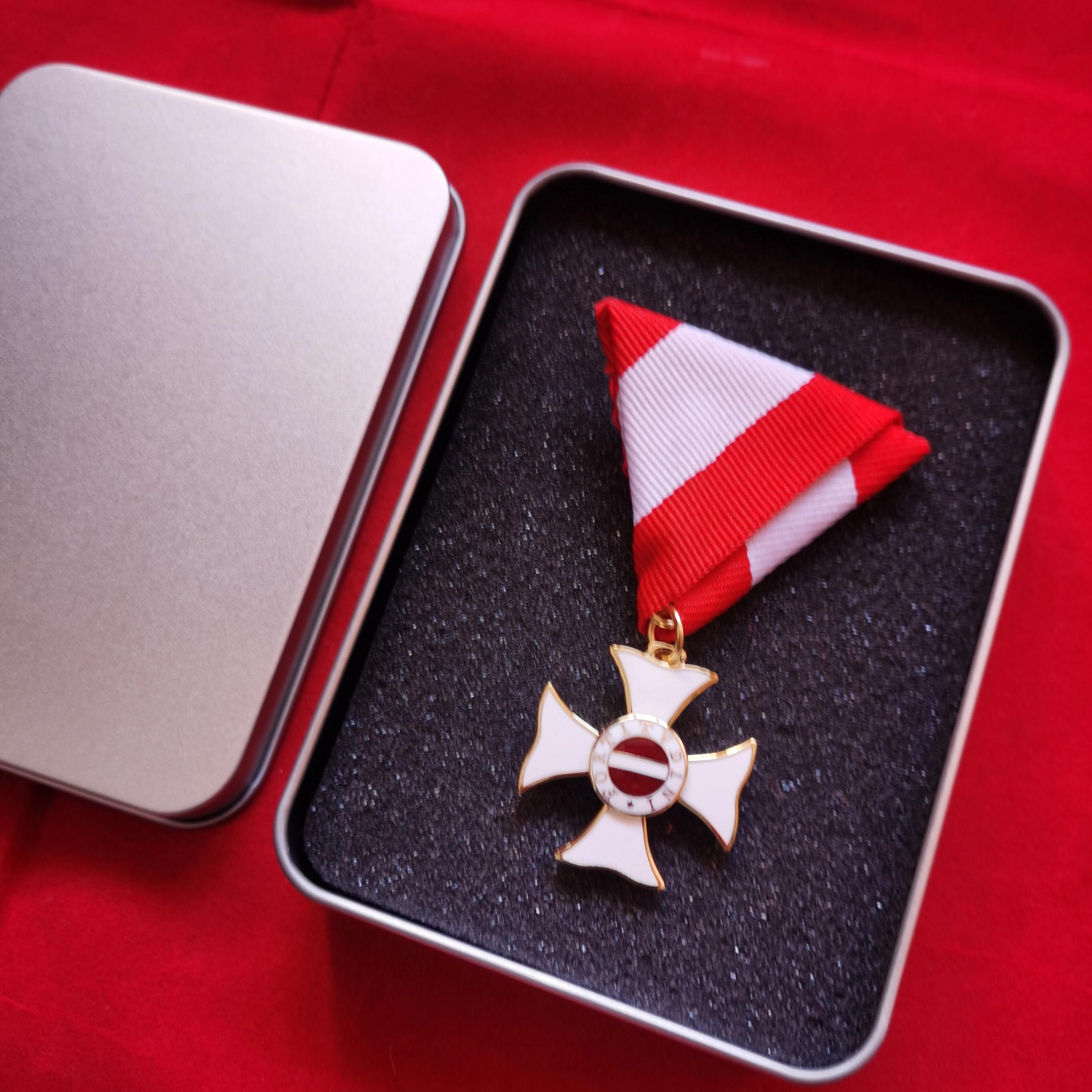 

Австро-Венгерский значок Марии Терезии, полный комплект, подарочная коробка