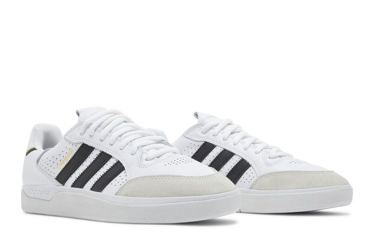 Men's Sneakers adidas Tyshawn Low 'King of New York'