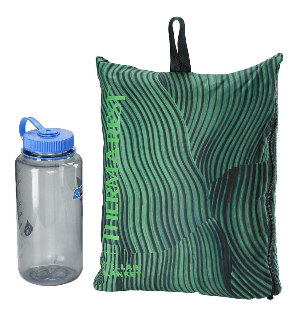 THERMAREST Stellar Green 190 X 142 Cm Japanese for Outdoor Camping Blanket, Wave, (Official Product), 30276,