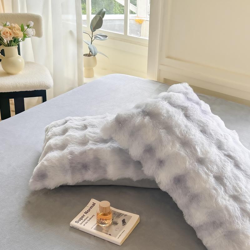 Winter Rabbit Fur & Milk Velvet Four-Piece Bedding Set with Fleece Duvet Cover - High GSM, Perfect for Dormitory.