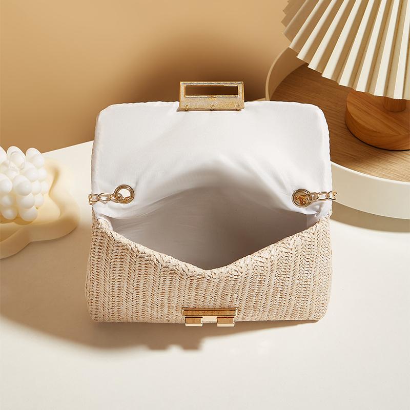 Crossbody Bag for Women Chain Strap Summer Beach Straw Flap Handbag Stylish Accessory Shoulder Bag for Day-to-Night Outfits