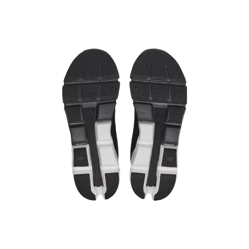 On Cloudflyer Lace Up Cushioning Slip Resistant Abrasion Resistant Low top Running Shoes Women's Black White 81.98663