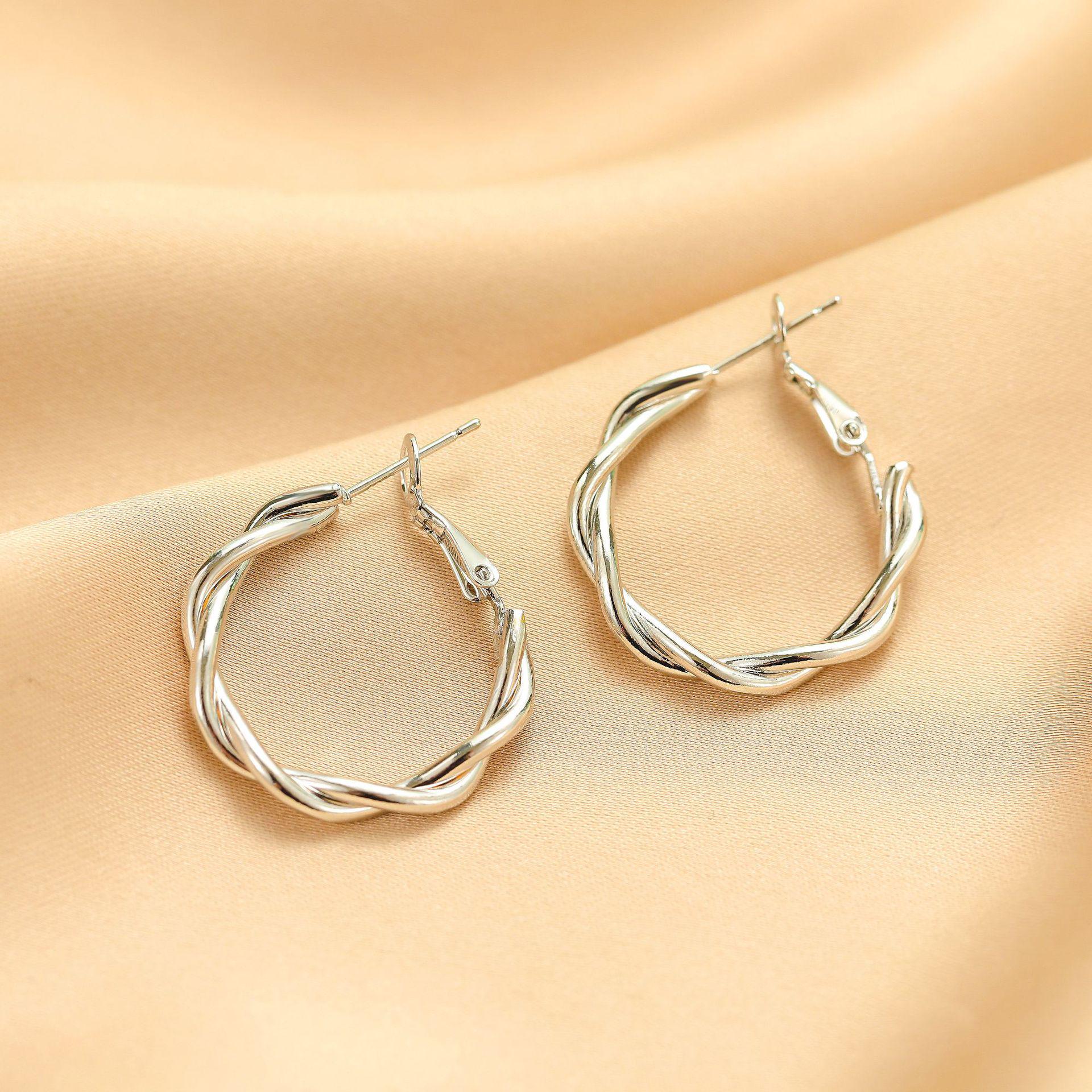 

Серьги-кольца в гонконгском стиле, золотистые: Игла из серебра S925, Ретро-дизайн, Высококлассная атмосфера.