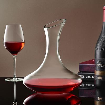 Veselă pentru băuturi – Vase pentru apă și carafe