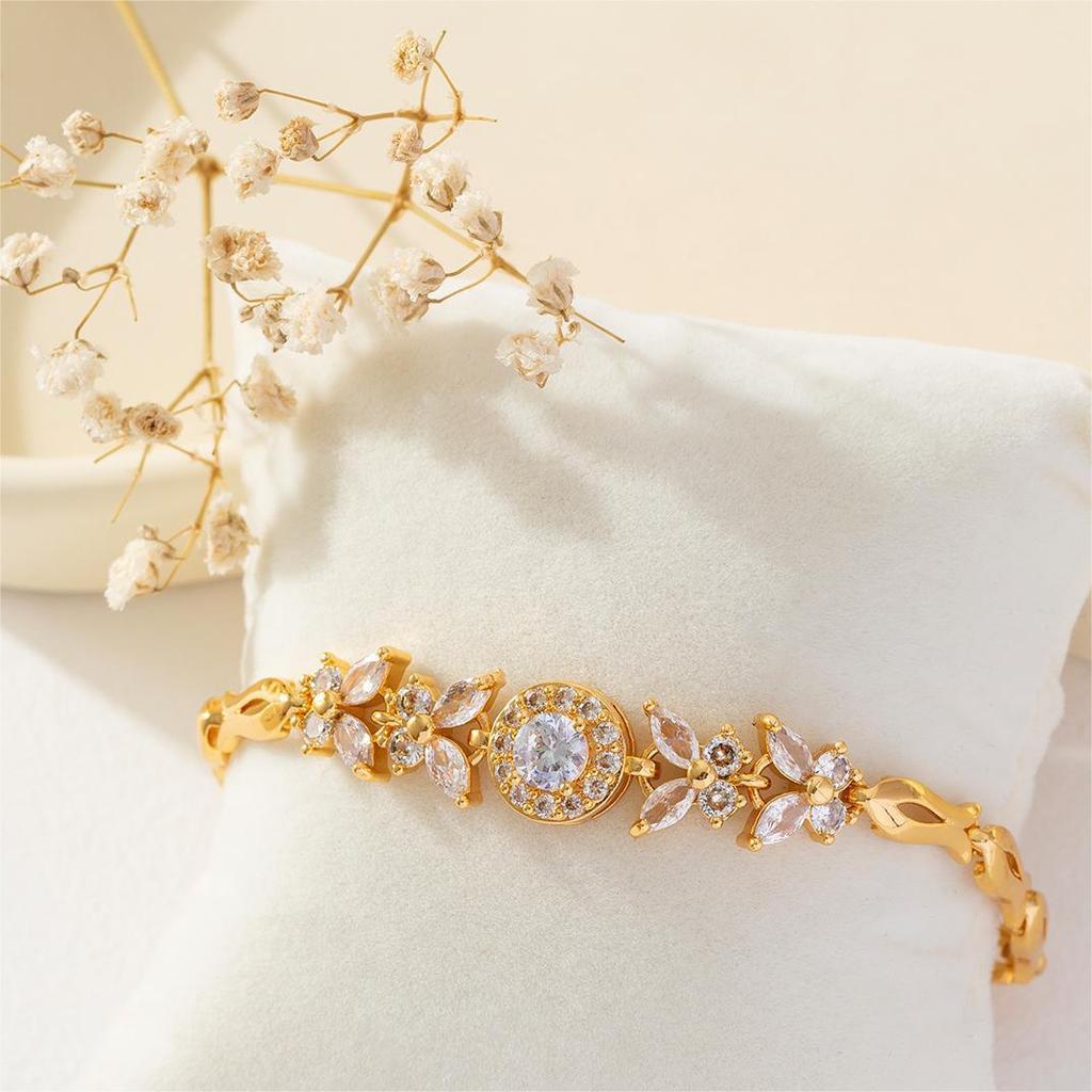 European and American Light Luxury High-end Sense Fashion Niche Personality Bracelet Temperament Zircon Butterfly Love Flower