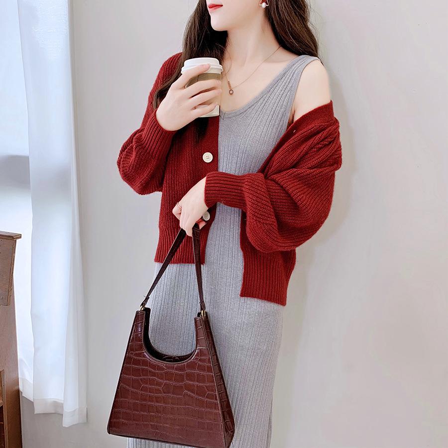 Lazy Style V-Neck Knit Cardigan: Loose-Fit, Long-Sleeve, Single-Breasted Sweater for Spring and Autumn