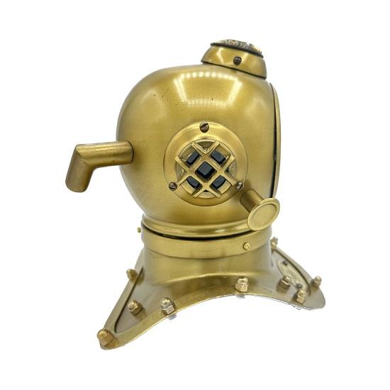 Tischuhren mit Taucherhelmen