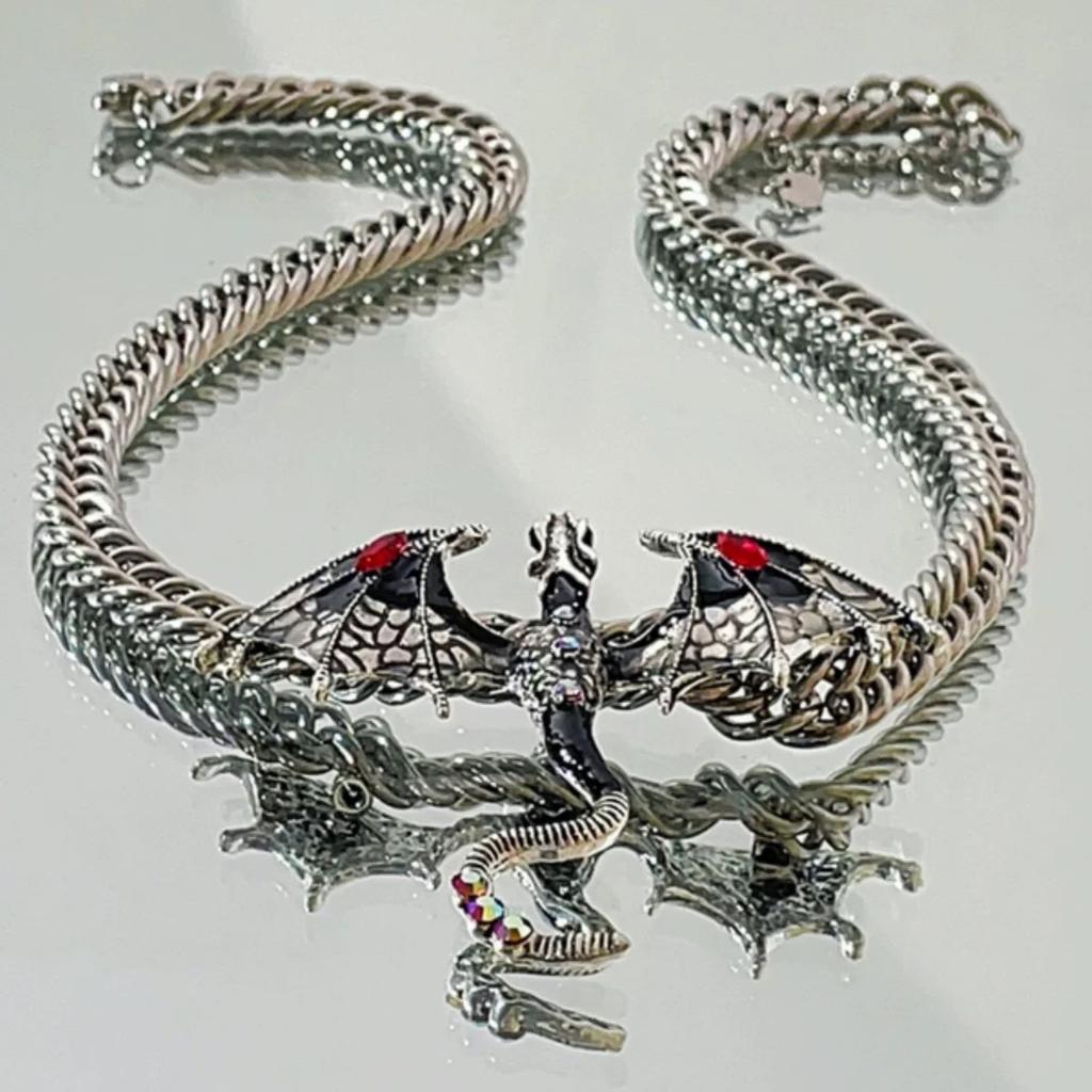 Heavy Industry Exaggerated Feilong Necklace Personalized Spice Girl Subculture Hip Hop Collarbone Chain Necklace Accessories