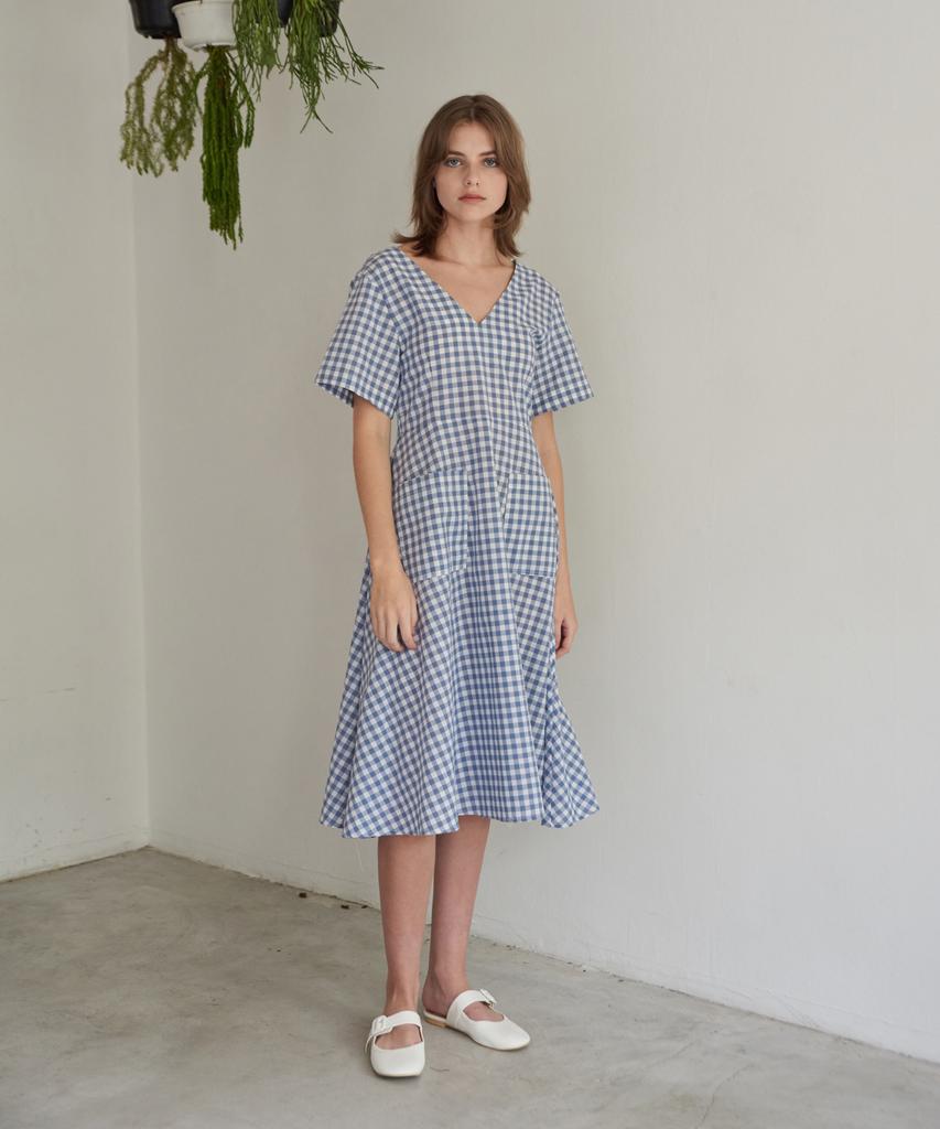 Maneseu Muh V-Neck Dress (2 Colors)