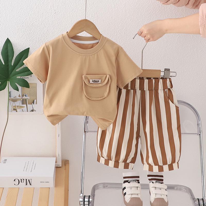 

Летний комплект для мальчиков в полоску с карманом, с коротким рукавом - Новинка 2025 года, детский костюм из двух предметов Set of 5 (80cm-120cm) верблюд