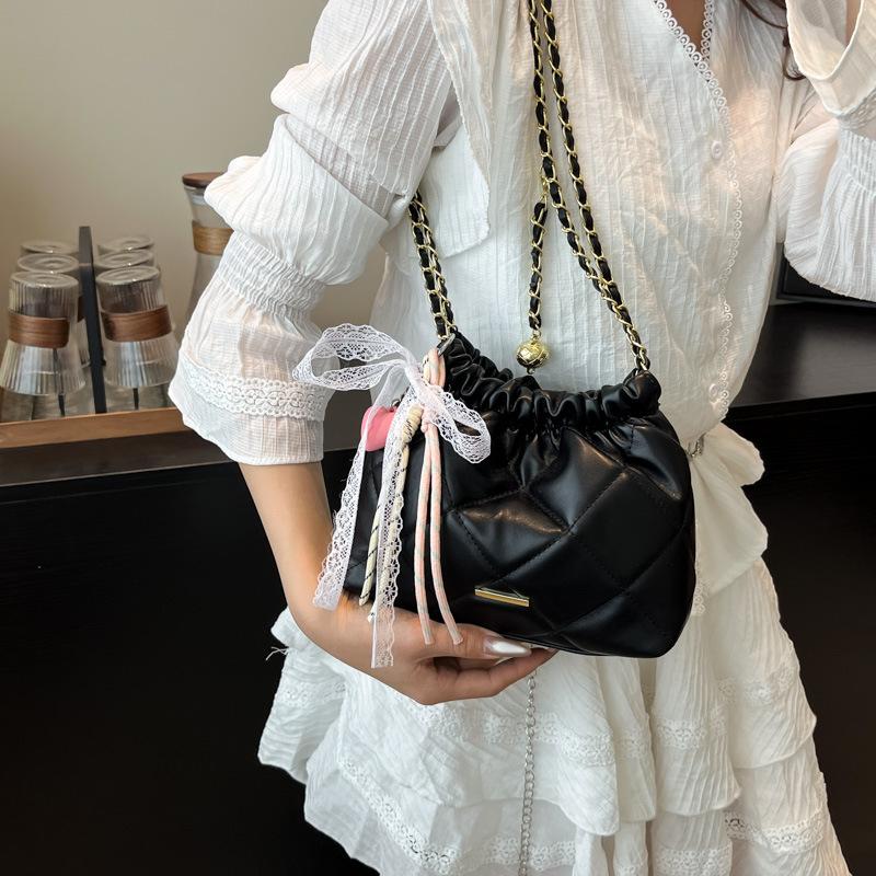 Summer rhombus embroidery thread small bag women's 2025 new foreign style versatile chain messenger bag fashionable super fire bucket bag
