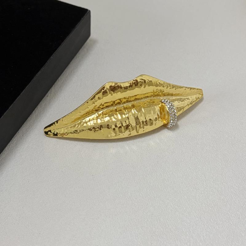 

Punk Fashion Retro Ring Sparkling Diamond Lip Tooth Necklace Fashion Elegant Personalized Jewelry Accessory Gift For Friends Other