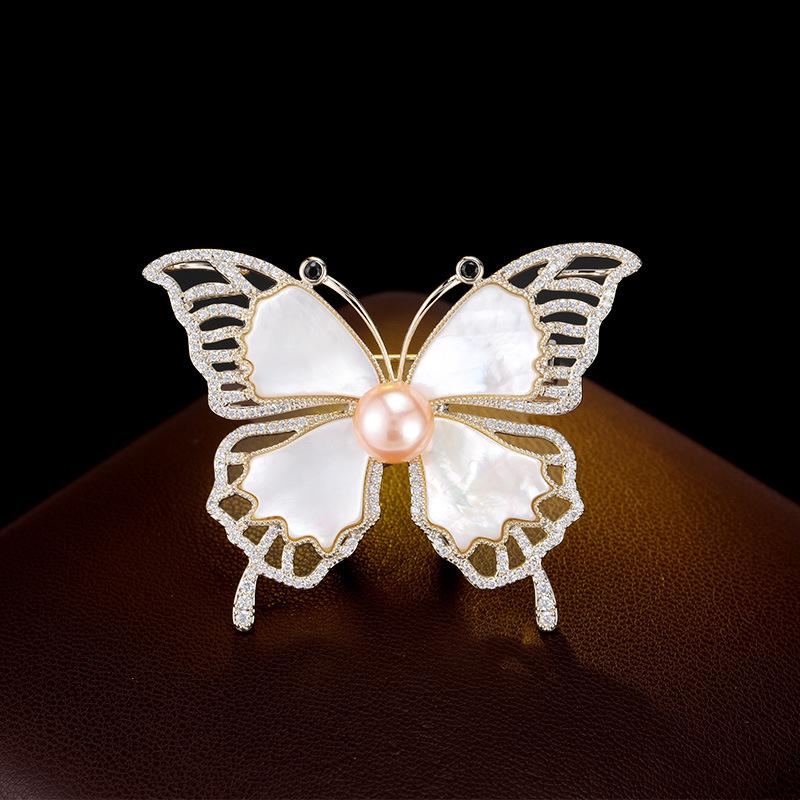 Women's Light Luxury Design Elegant Imitation Pearl Hollow Butterfly Brooch Fashionable Versatile Niche Design Brooch