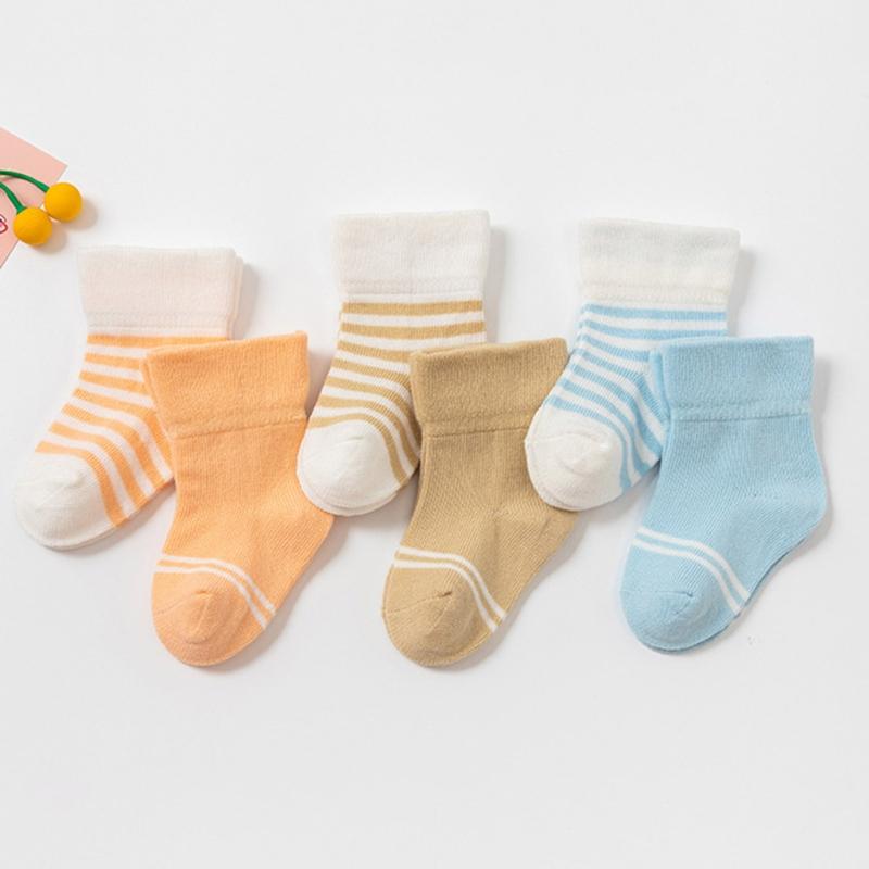 4 Pairs/Set Baby Gloves Socks Bundle 0-3 Months Anti Scratch Soft Mittens Newborn Set Elastic Stockings for Baby Gift