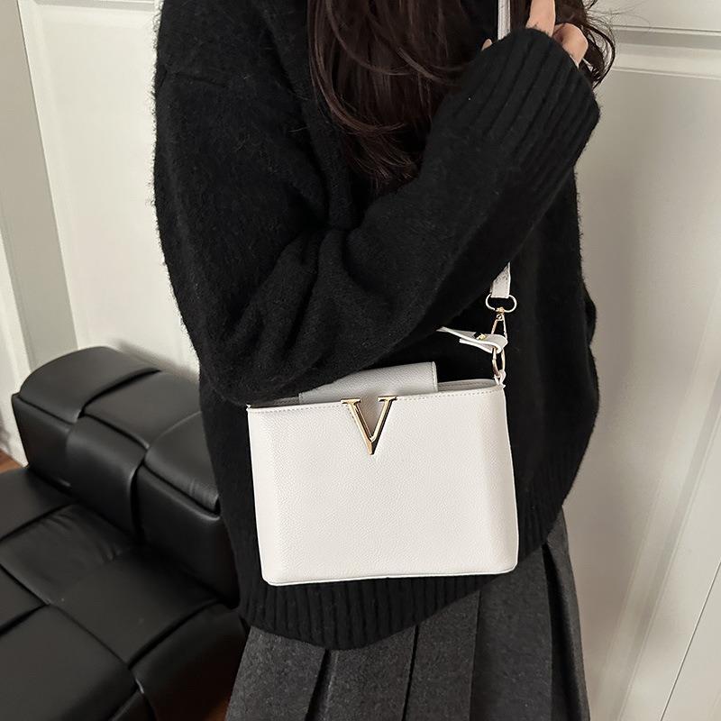 New Simple V-shaped Decoration, Hand-held Ins Fashionable Foreign Style, One Shoulder Crossbody Trendy Bucket Women's Small Bag