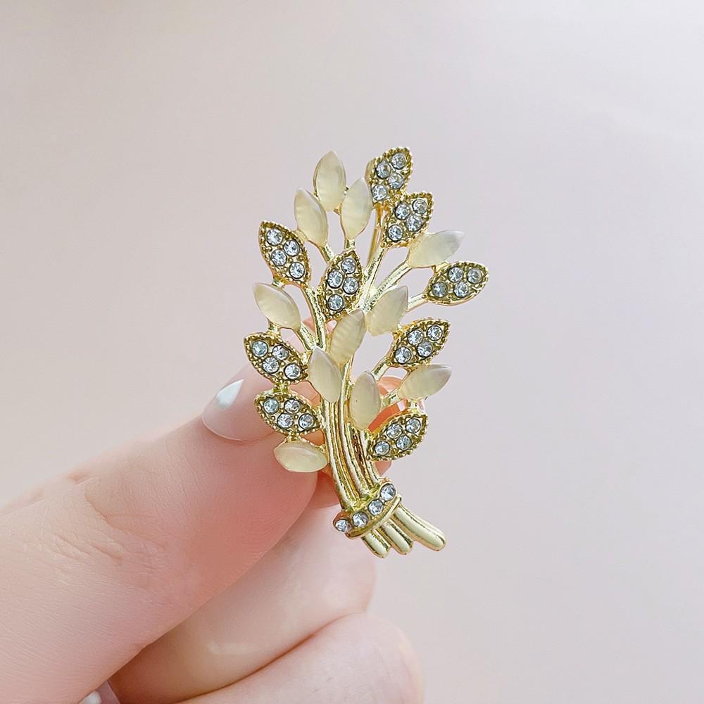 High-End Pearl & Rhinestone Butterfly Brooch for Women's Fashion Suits and Scarves