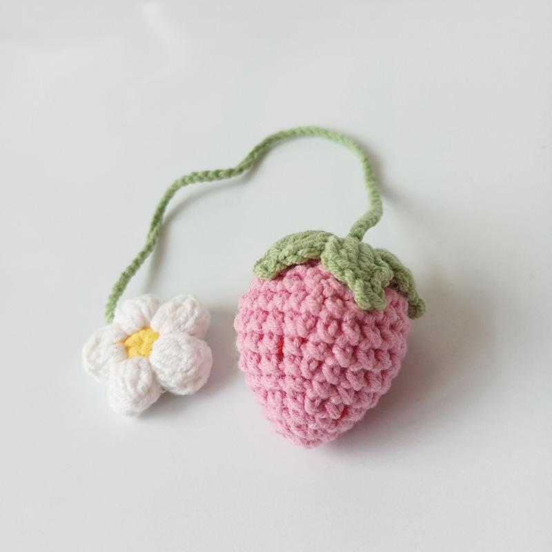 

Подвеска на зеркало заднего вида автомобиля, вязаная клубника, подвесное украшение, креативная подвеска в виде дамской сумки, ручная вязка крючком, фрукт, клубника, подарок