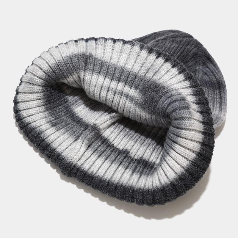 Damen Batik-Pullovermütze Herbst und Winter Gerollte Spitzmütze Warme Outdoor-Beanie Wollmütze