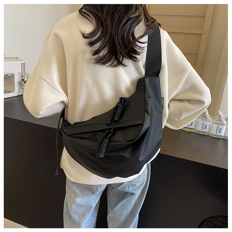 

Large Capacity Cycling Crossbody Bag Women 2025 New Arrival Summer Sports and Leisure Backpack Oxford Cloth Dumpling Bag Women s Shoulder Black large