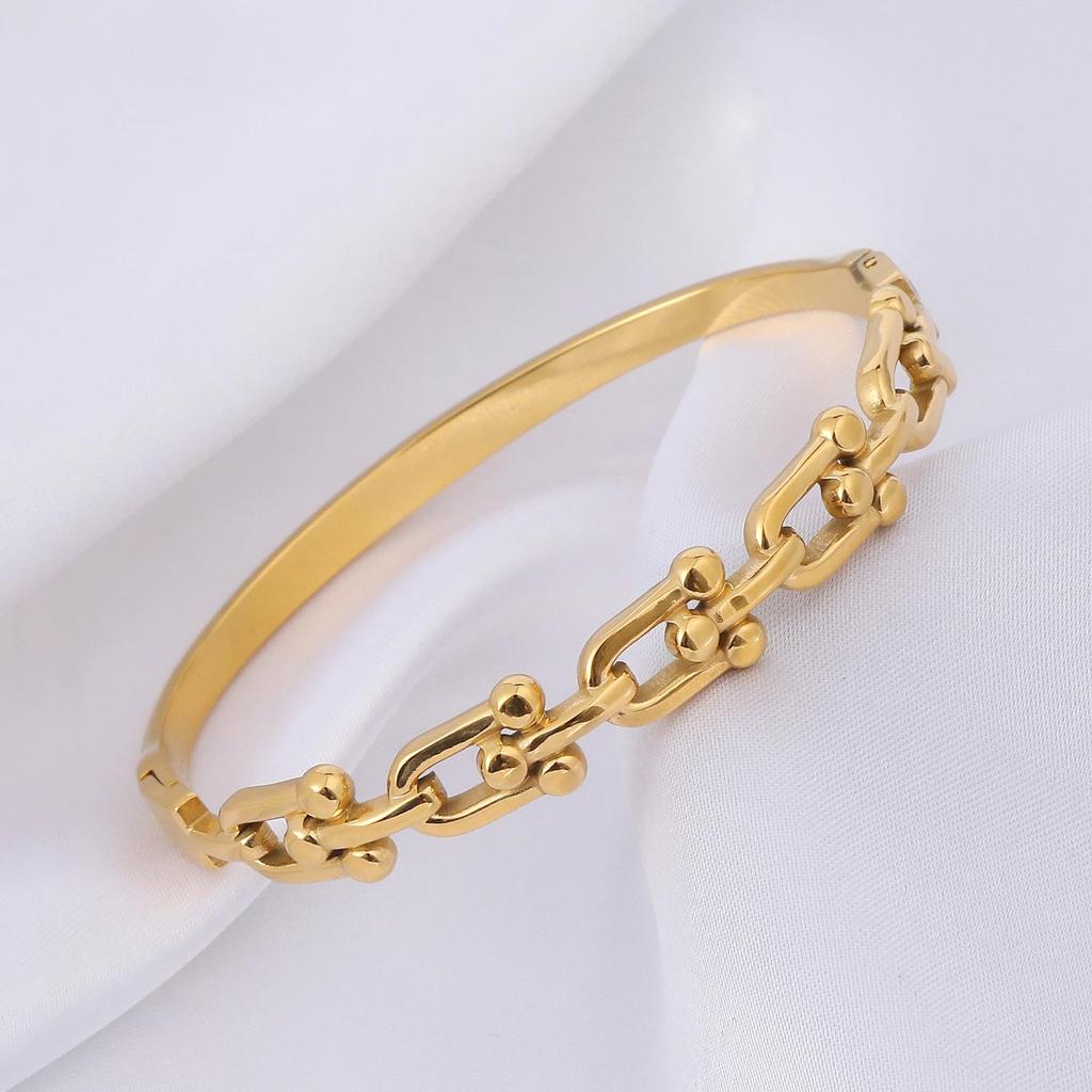Luxury Stainless Steel Horseshoe Buckle Bracelet: Lightweight, Non-fading, Retro, High-end Feel